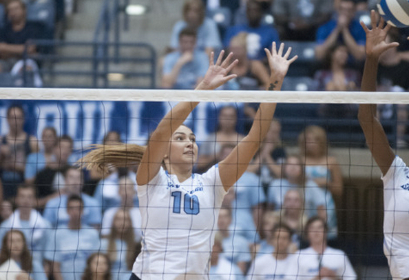 Lauren Schad (Cheyenne River Sioux) has Game High 5 Blocks as the USD Toreros Cruise Past Aztecs