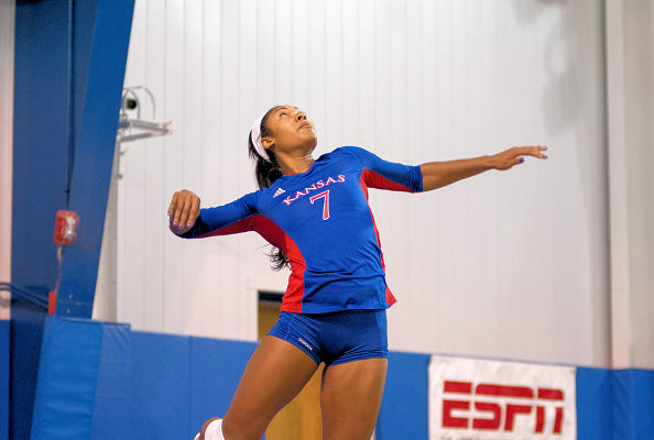 Tiana Dockery (Navajo) Finishes with 13 Kills as No. 17 Kansas Defeats Gonzaga, Achieves Unprecedented Start