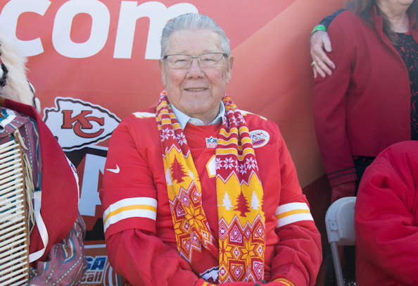 Kansas City Chiefs Recognize son of Jim Thorpe (Bill) during Native American Heritage Month game vs Steelers