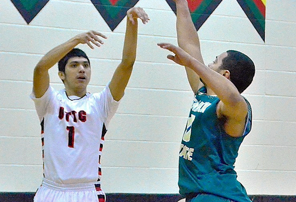 United Tribes Men’s Basketball Splits Games on the Weekend Again