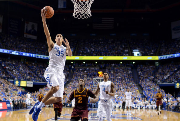 Derek Willis (Arapaho) Scores 7 points as Kentucky Downs Arizona State, 72-58