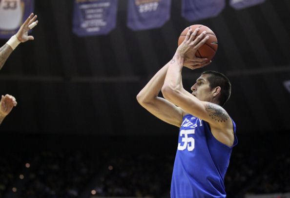 Derek Willis (Arapaho) made seven 3-pointers for a career-high 25 points as Cats Top Vols, 80-70