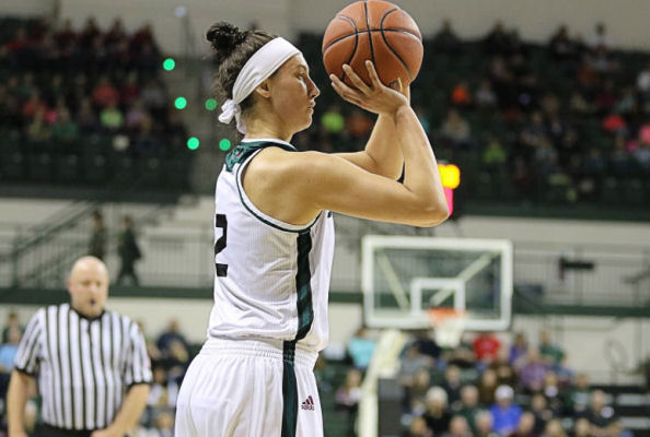 Tesha Buck’s (Mdewakanton Sioux) Big Half Propels Green Bay to Win Over Milwaukee