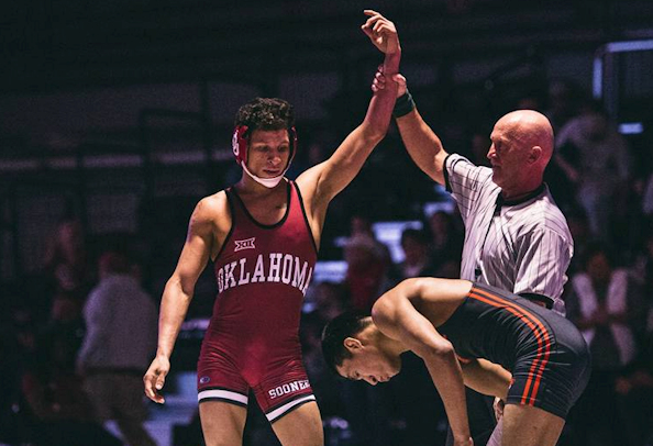 Davion Jeffries (Mvskoke Creek) Goes 2-1 over the weekend for Oklahoma Wrestling