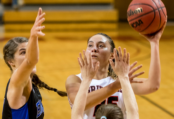 Tyria Heath (Menominee/Mohican) Scores Career-High 21 Points for Grinnell Pioneers in a 67-57 win over Iowa Wesleyan University