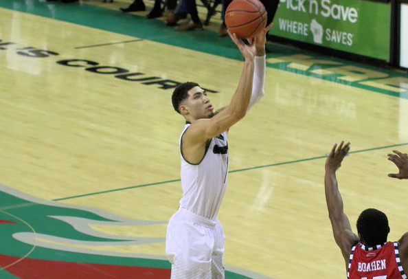 Led by Sandy Cohen III’s (Oneida Tribe) career-high 36 points Green Bay Phoenix Close Out Oakland for Comeback Win