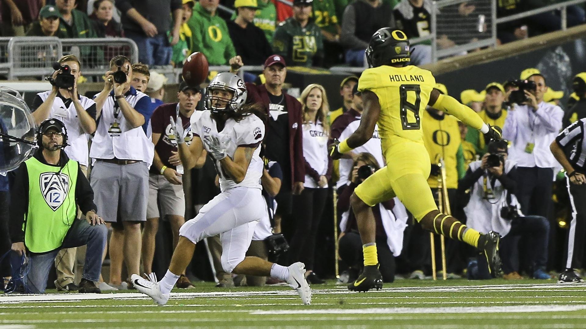 Jerry Louie-McGee (Coeur D’Alene Tribe) becomes the Montana Griz All-Time receptions leader in loss at No. 15 Oregon