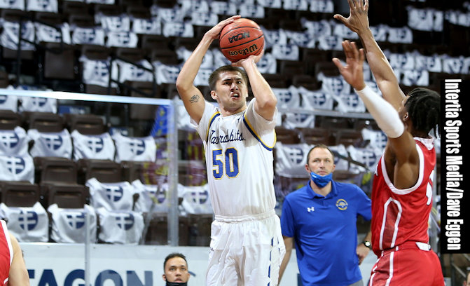 David Wingett (Winnebago) Scores 16 as SDSU Rolls Past Mount Marty, 93-50