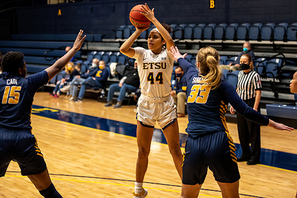 E’lease Stafford (Navajo) Adds 10 Points for ETSU Who Fall to UNCG, 56-53