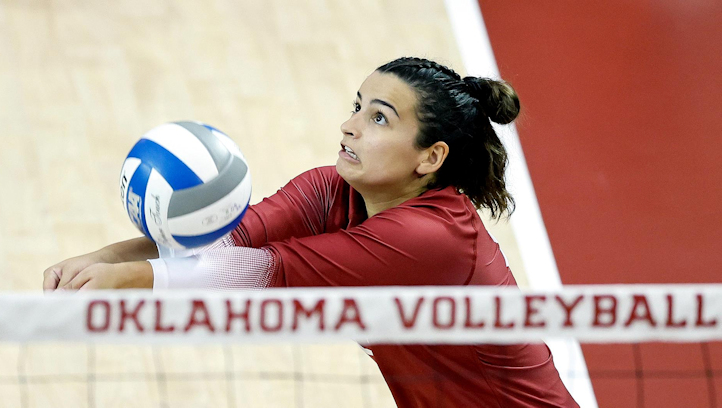 Callie Kemohah (Oklahoma) added her 10th-straight double-digit dig performance for Sooners