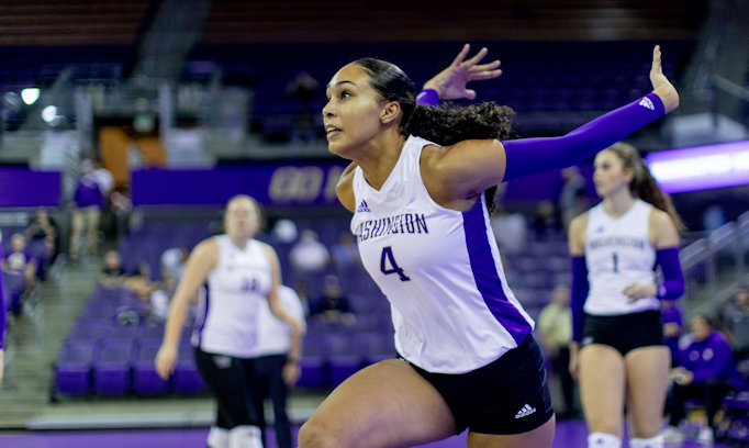 Washington Sophomore Emoni Bush (Wei Wai Kum First Nation) led the Dawgs with 11 kills in Sweep over California