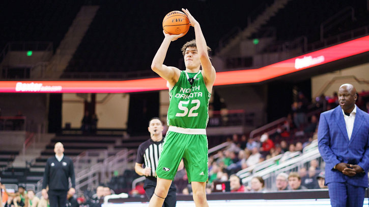 Treysen Eaglestaff (Cheyenne River Sioux) led North Dakota with 13 points in Loss to Omaha