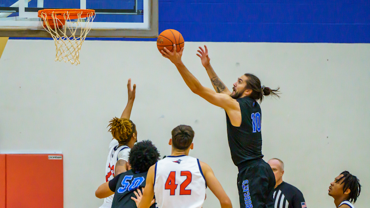 David Wingett Jr. (Winnebago) Led Peru state with 14 points to Help the Bobcats Advance to the Heart Conference Championship Game on Monday