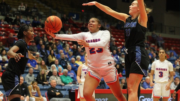 Kiki Smith (Comanche) scored the go-ahead layup with 5.6 seconds to go, giving the Blue Dragons the 54-52 Win and Region 6 Championship