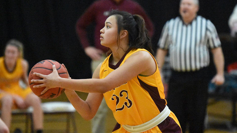 Lexus Eagle Chasing (Sioux/Omaha) Scored 14 Points for Minnesota-Morris in Win over Presentation College