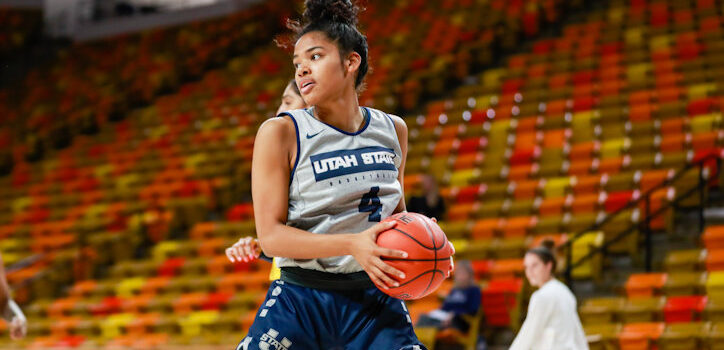 E Lease Stafford Navajo Added 11 Points For The Utah State Aggies Who 