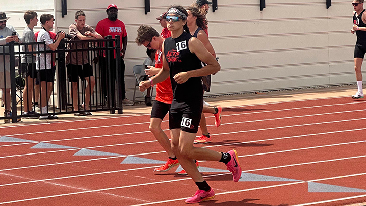 River Michael-Bread (Lenape/Kiowa) ran an impressive 4:38.16 in only a year of varsity running