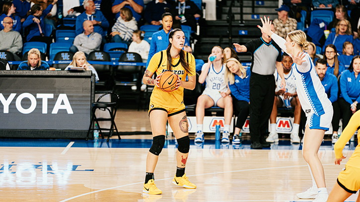 Jordana Reisma (Winnebago) added 10 points and six rebound for Mizzou who fall to No. 11 Kentucky