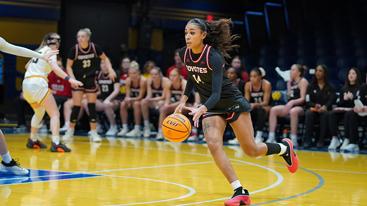 Josie Hill (Sisseton Wahpeton) has double-double of 11 points, 10 rebounds in South Dakota’s Win at home
