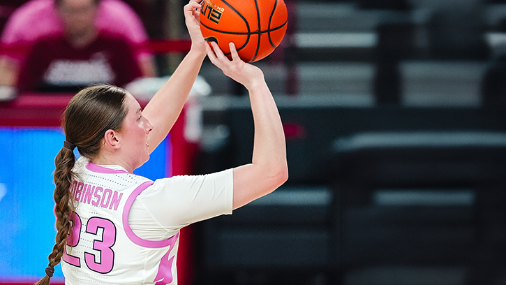 Emily Robinson (Choctaw) finished with a season-high 21 points as Arkansas falls to Florida on the road