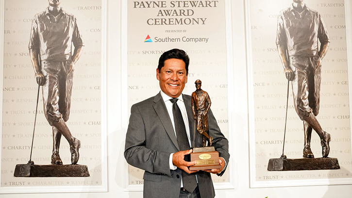 Notah Begay III (Navajo/San Felipe) celebrated as the recipient of the 2026 Payne Stewart Award